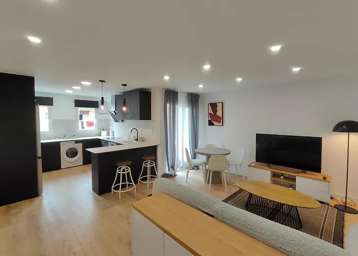 Fantastic Apartment Sant Adria Beach
